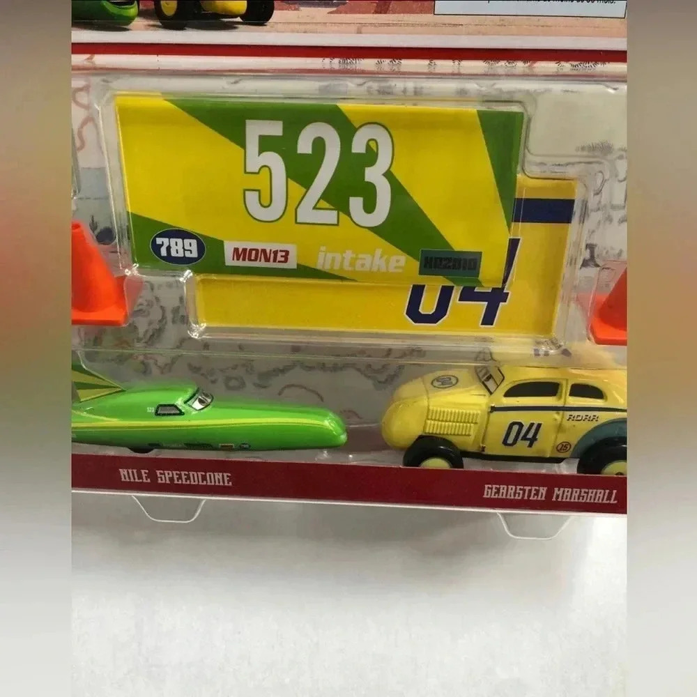 Disney Pixar Cars Die-Cast -2-pack w/access- Nile Speedcone & Gearsten Marshall - Picture 3 of 3
